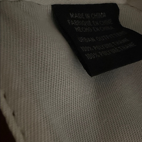 Maroon Women’s Classic Croc-Embossed Buckle Shoulder Bag - Picture 7 of 8